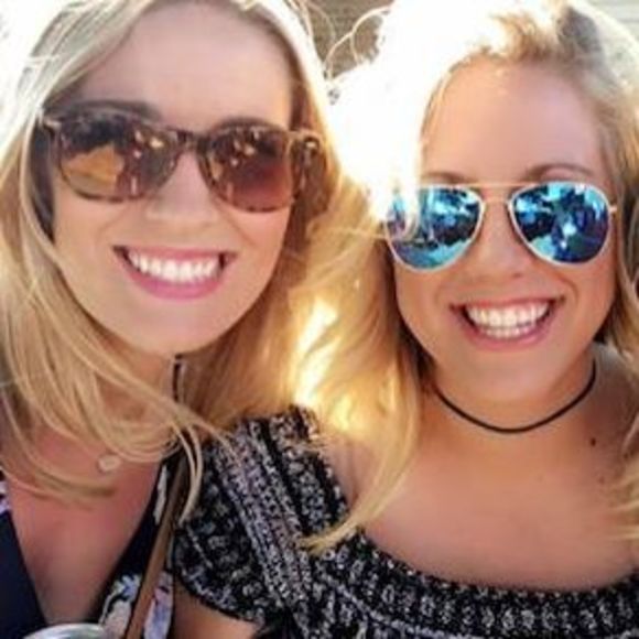 Meet your Posher, Lindsay - Picture 1 of 1