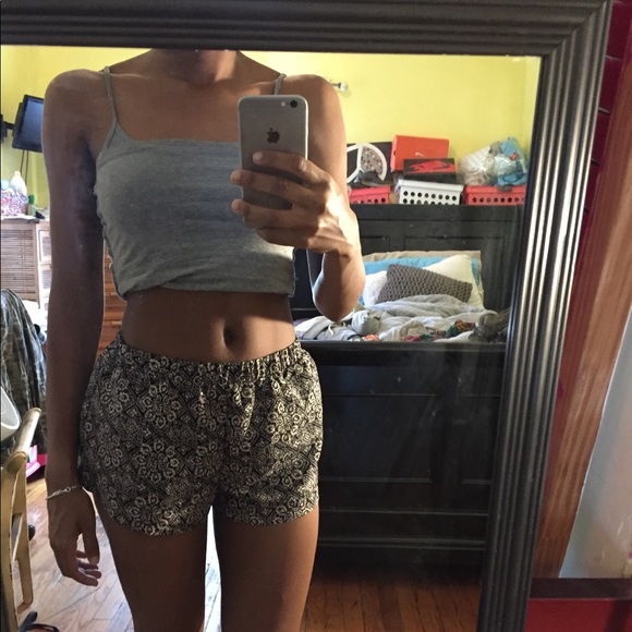 Shorts - Picture 2 of 4