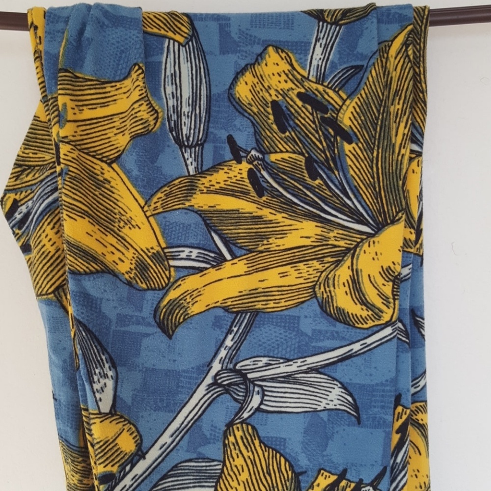 LuLaRoe One Size Floral Lily Leggings