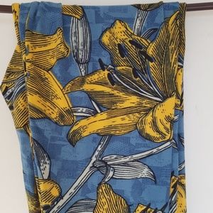 LuLaRoe One Size Floral Lily Leggings