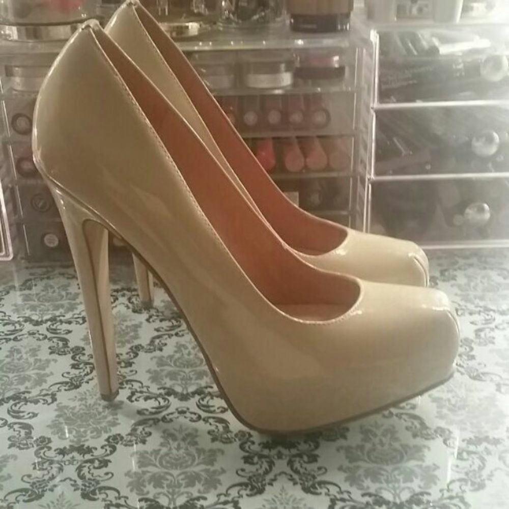 Aldo's cream heels
