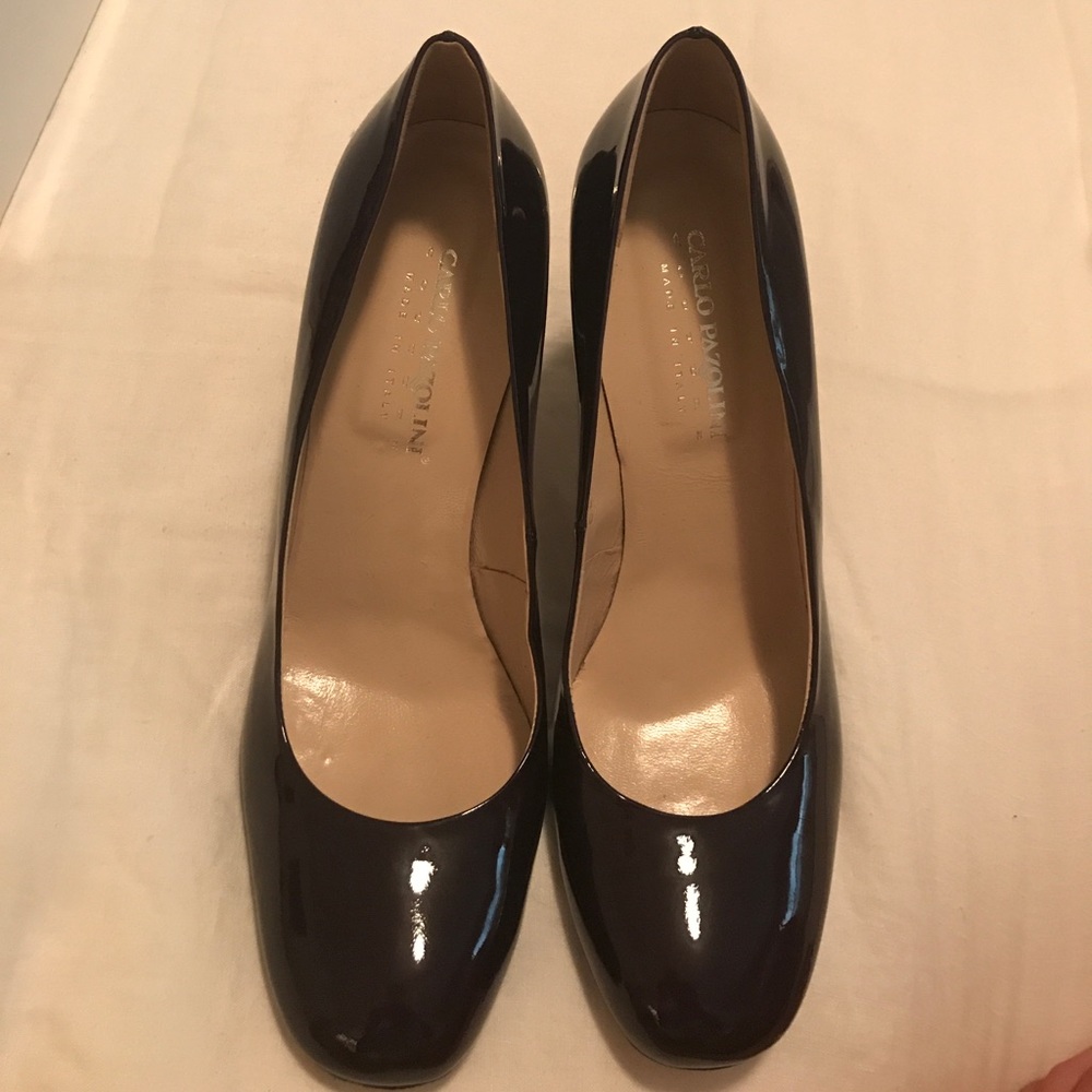 Classy dark plum heels!