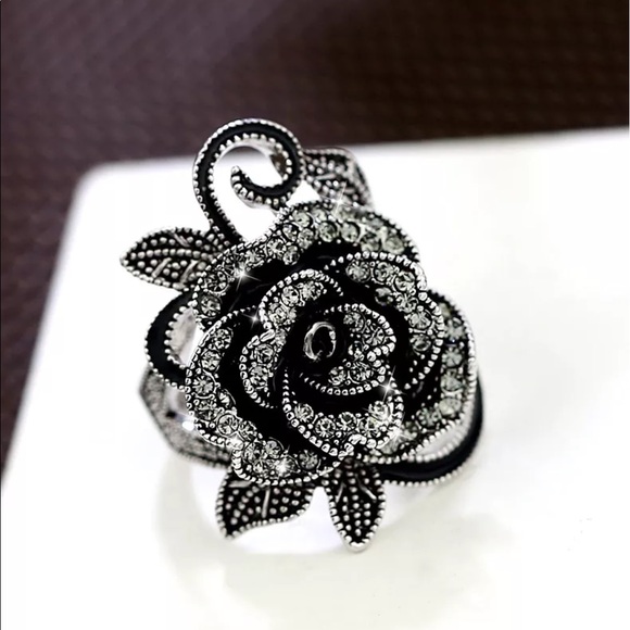 2 Stunning Black Rose Rings Sizes 7&8 - Picture 4 of 6