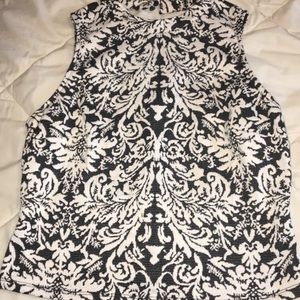 Black and cream pattern crop top