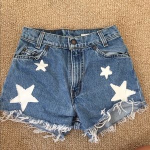 levi's denim shorts with star detailing