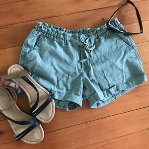 NWOT Old Navy khaki green linen shorts