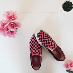 Pink and black checkered Vans!