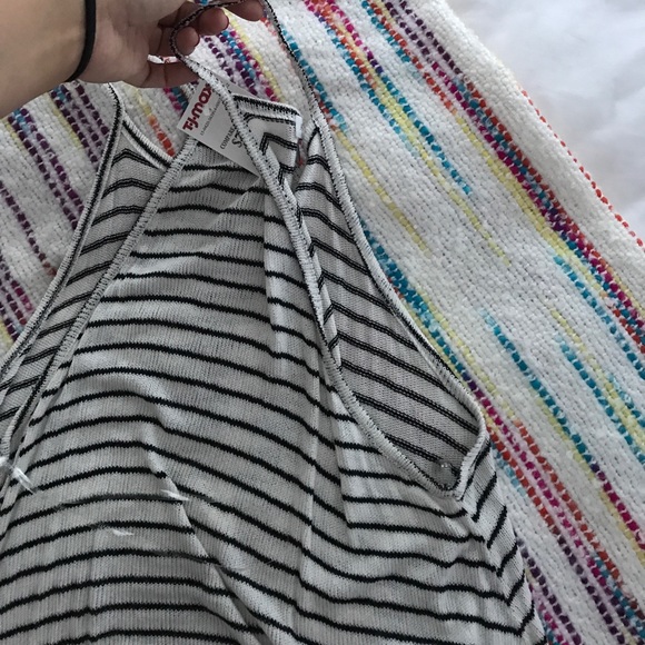 Black and white tank top - Picture 2 of 3