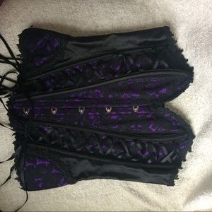 I am not in need of a fancy corset...