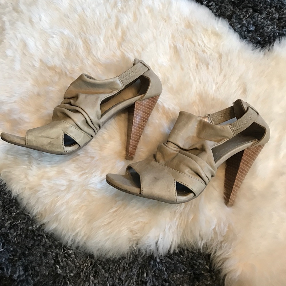 Apt. 9 Light Tan Pumps