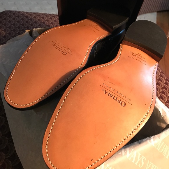 Johnston & Murphy Black Clean Waverly Wingtips