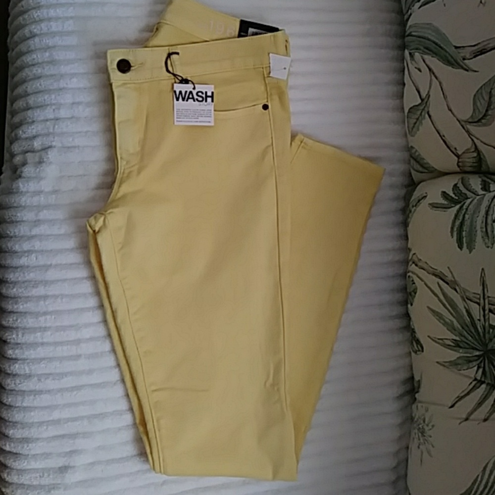 Soft Yellow Skinny Jeans