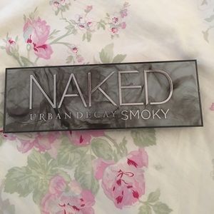Urban Decay Naked Smoky Palette