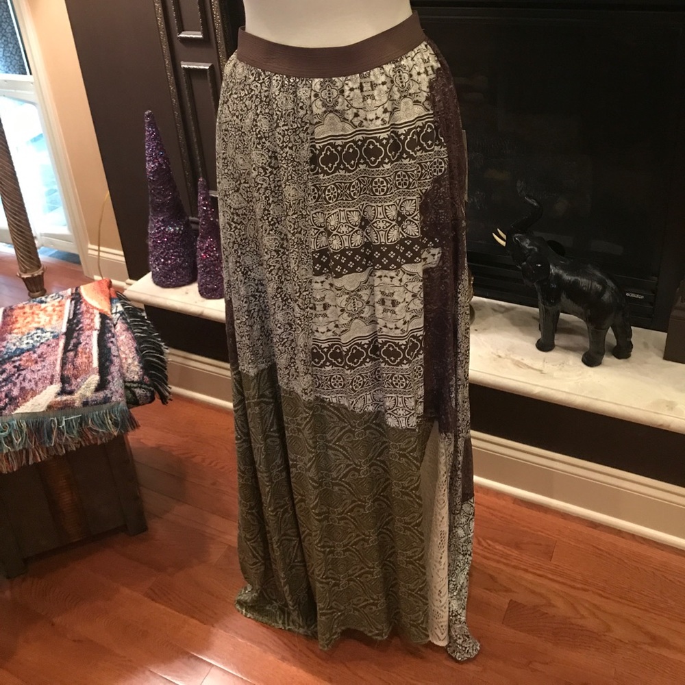 Gimmicks patch work skirt rare ! NWT