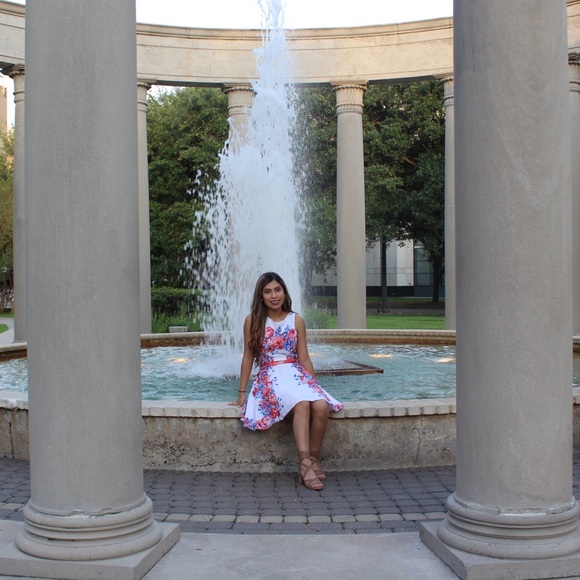 Flowery dress - Picture 2 of 4