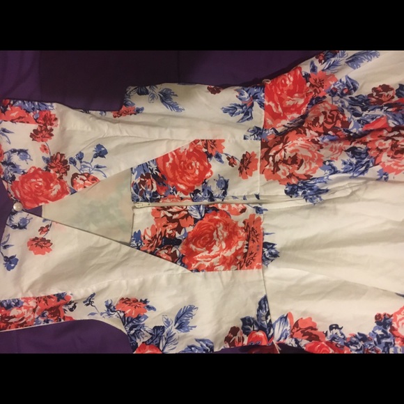 Flowery dress - Picture 4 of 4