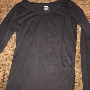 Long sleeved black v neck shirt