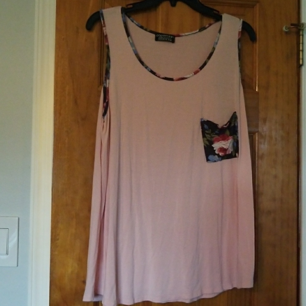 Flirty floral tank top