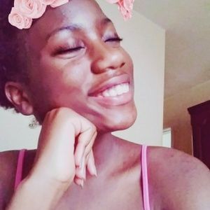 Meet your Posher, Alexis