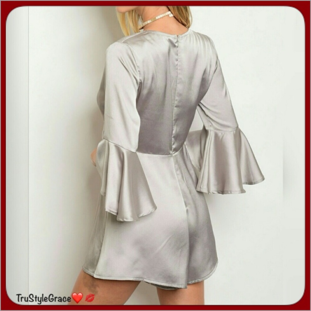 ♥️ Gorgeous Silky Satin Tie Front Romper - Picture 2 of 4