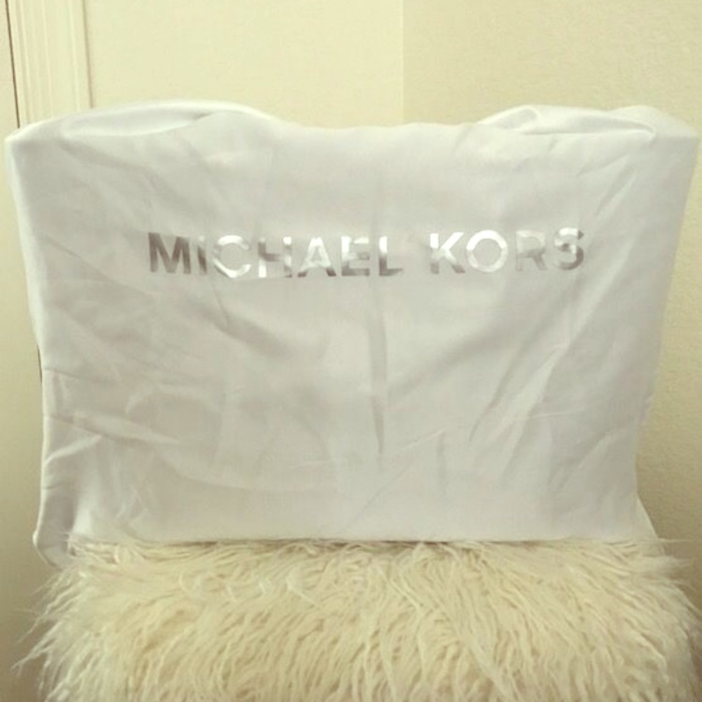 Michael Kors Jet Set Travel Tote