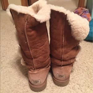 UGG Shoes - Ugg Boots (Button Down) UGG Shoes - Ugg Boots (Button Down)