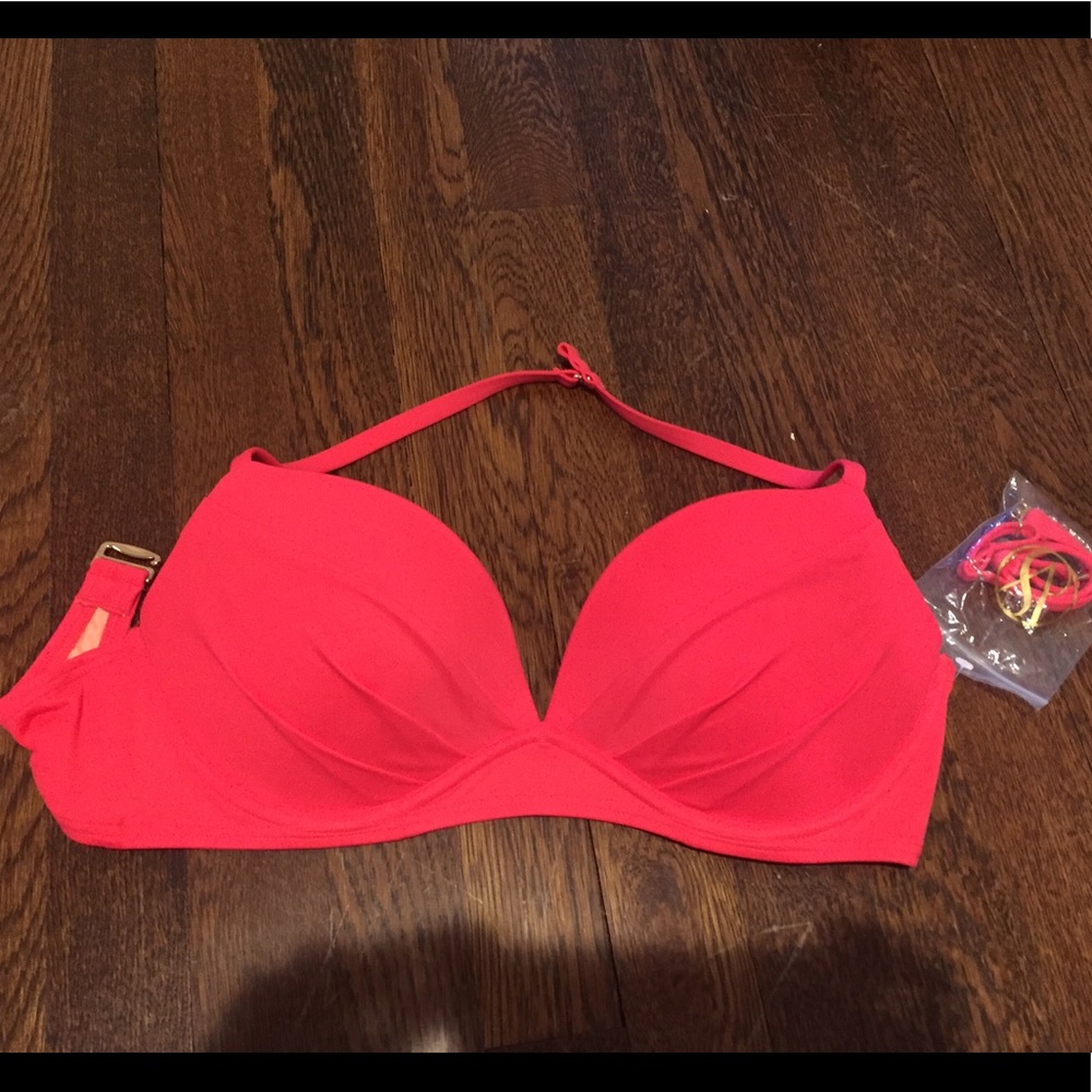 NWOT 32DD Victoria's Secret Bikini Top