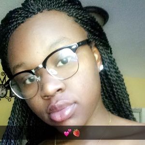 Meet your Posher, Kimberly