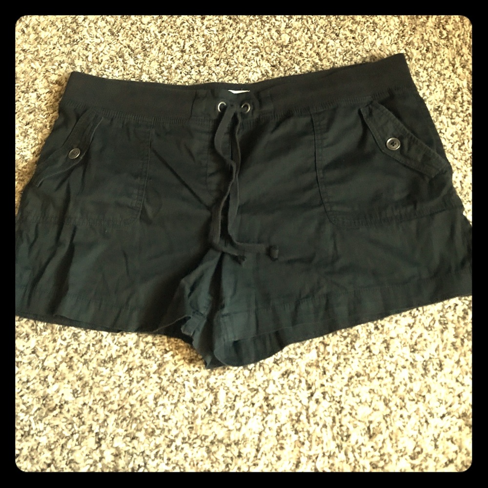 💕 Loft Black Cargo Shorts 💕