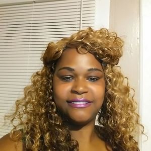 Meet your Posher, Carla