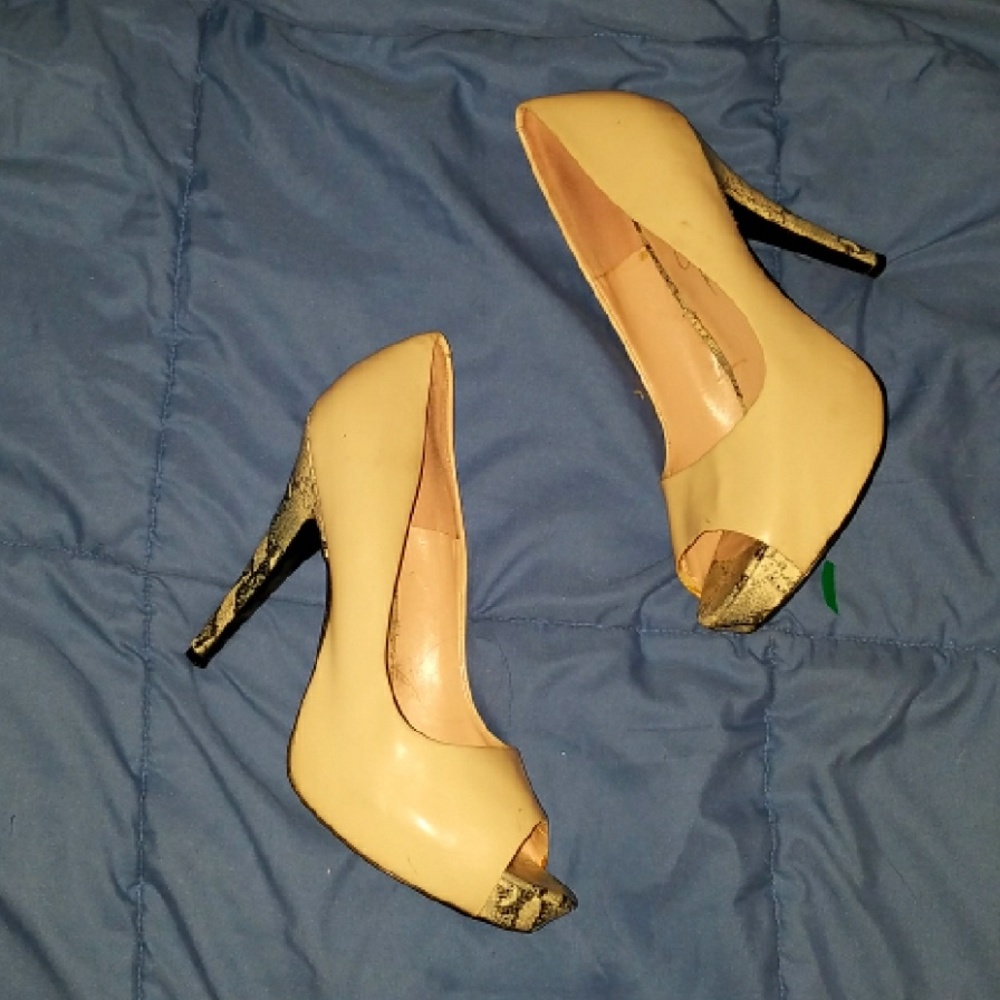 Jessica Simpson Pink/Cream w Snake Skin Heels