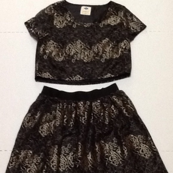 Wild Blue / Sadie Robertson Dresses & Skirts - SALE Shirt Skirt set Black Roses Lace