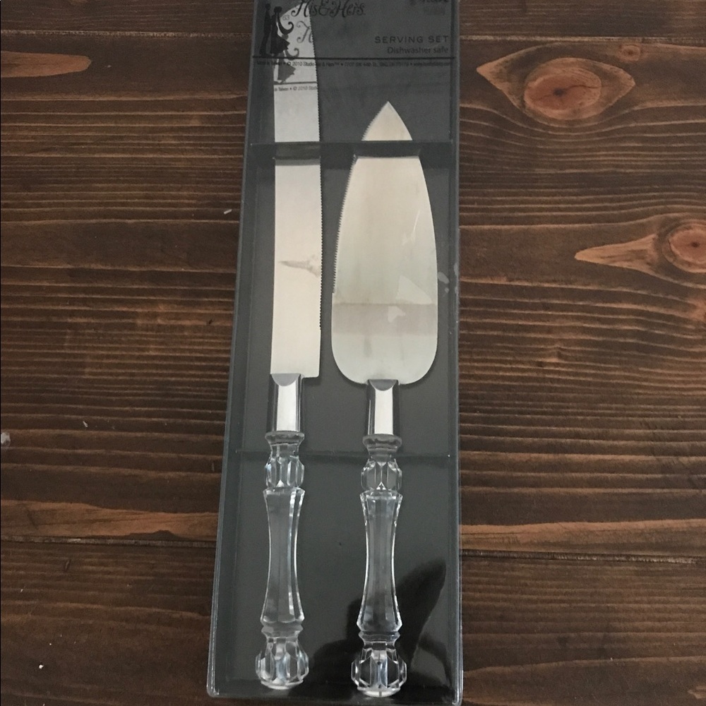 Cake cutting set