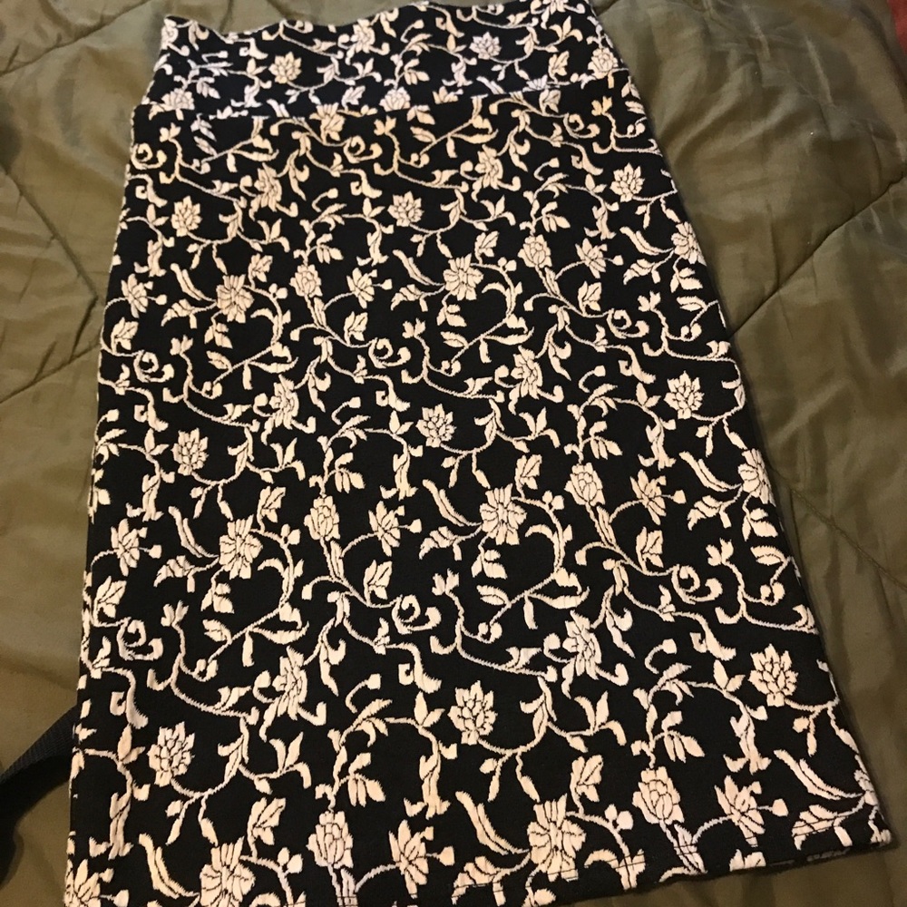 Lularoe XS Cassie soft skirt. New.
