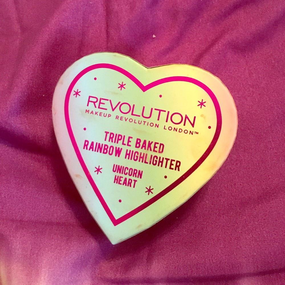 REVOLUTION RAINBOW UNICORN HIGHLIGHTER✨🦄