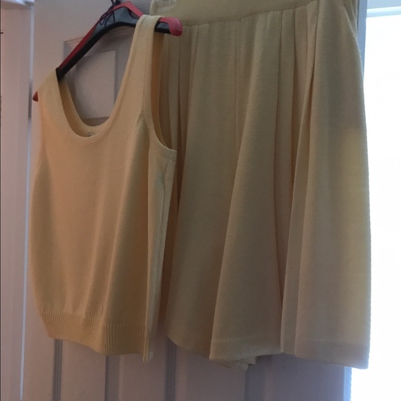 Beautiful St. John's sets. - Picture 4 of 8