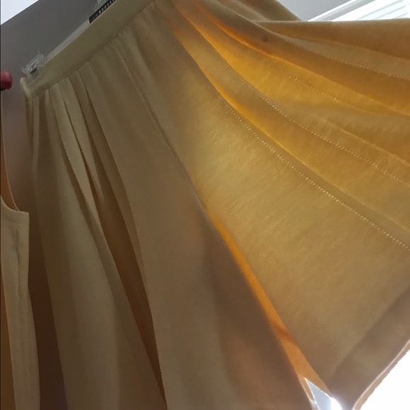 Beautiful St. John's sets. - Picture 6 of 8