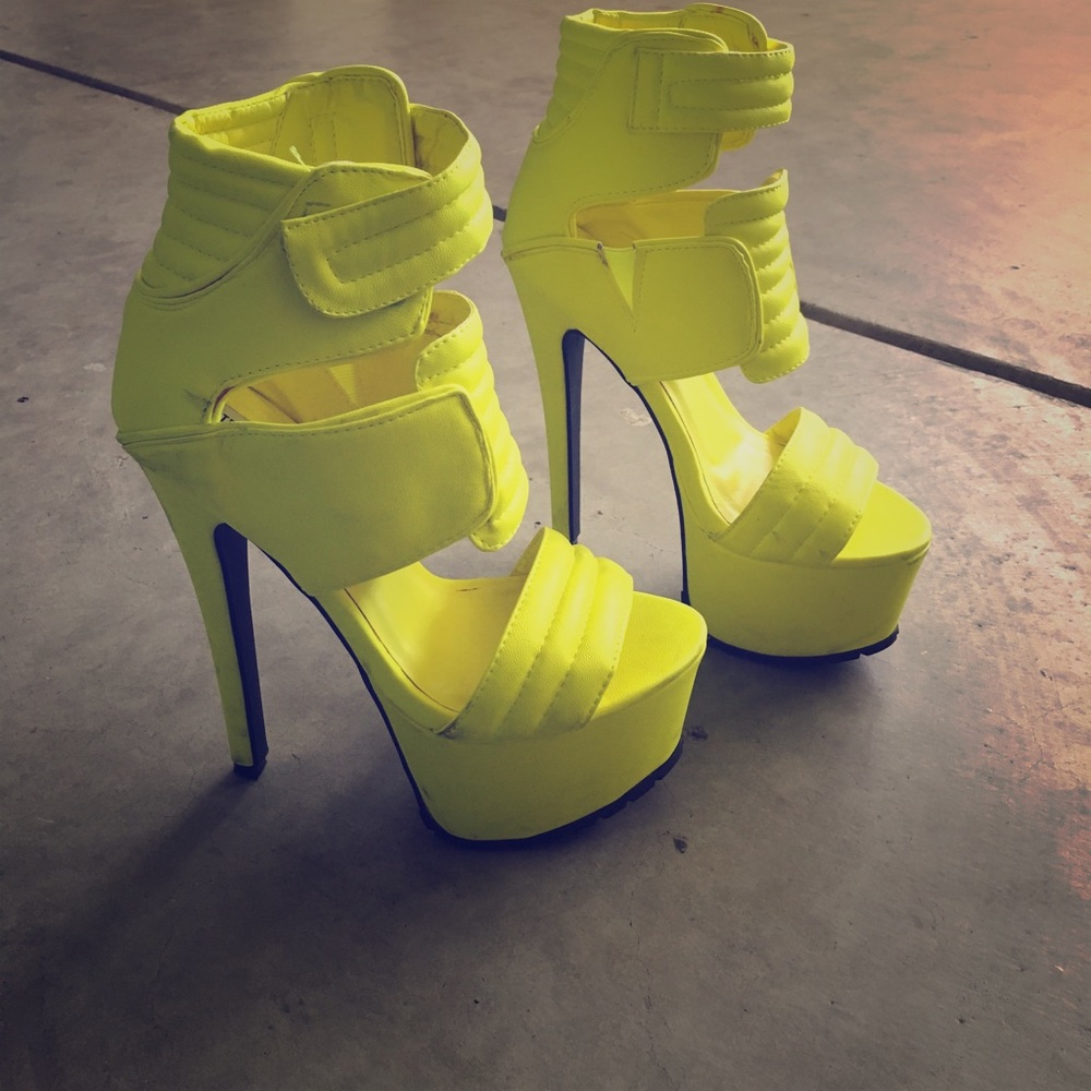 Steve Madden Platform High Heel Neon