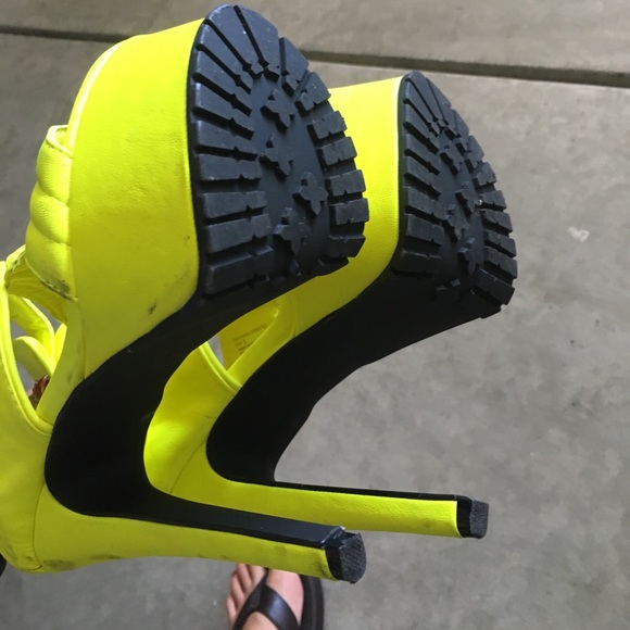 Steve Madden Platform High Heel Neon - Picture 3 of 3