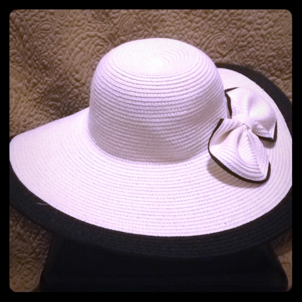 Black and White Sun Hat