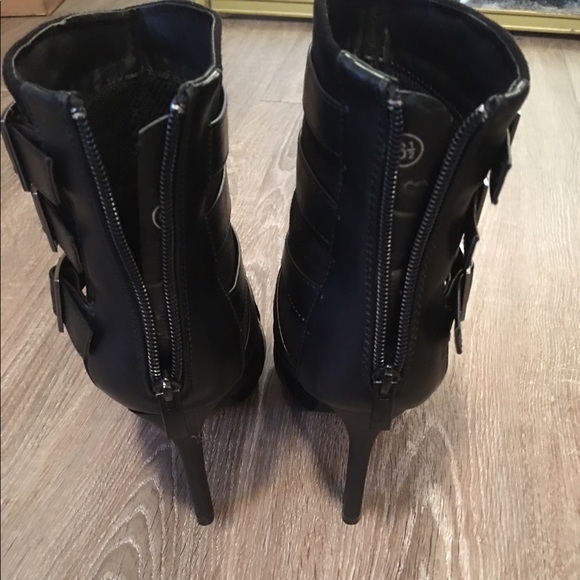 Black suede strappy boots - Picture 3 of 5