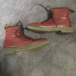 Maroon kid dr. Martens