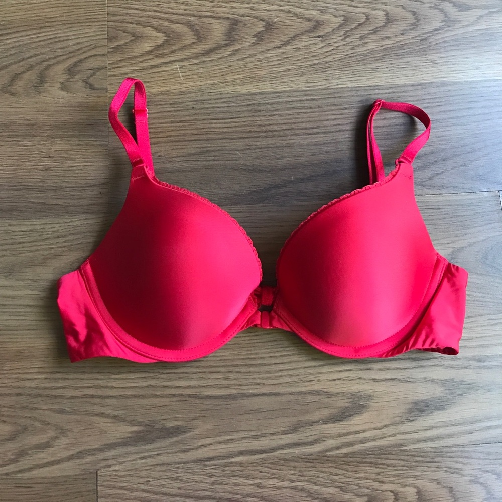 Victoria's Secret Push-Up Front Clasp Bra NWOT