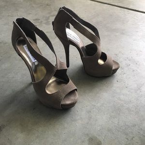 Steve Madden Taupe Suede Heels