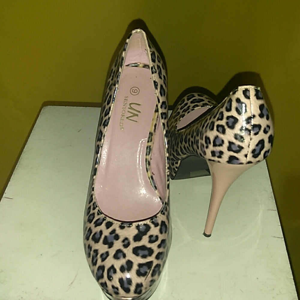 Heels - Picture 3 of 3