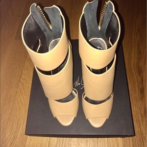 Giueseppe Zanotti Design authentic heels.