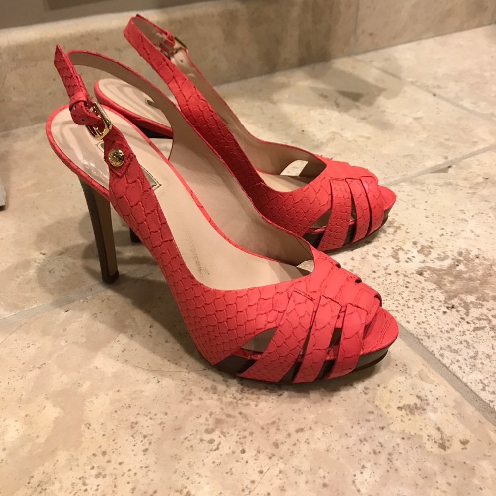 Guess sling back peep toe. Spring color!