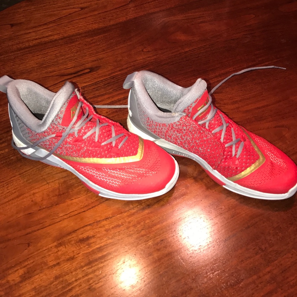 Adidas Andrew Wiggins crazy quick basketball shoe