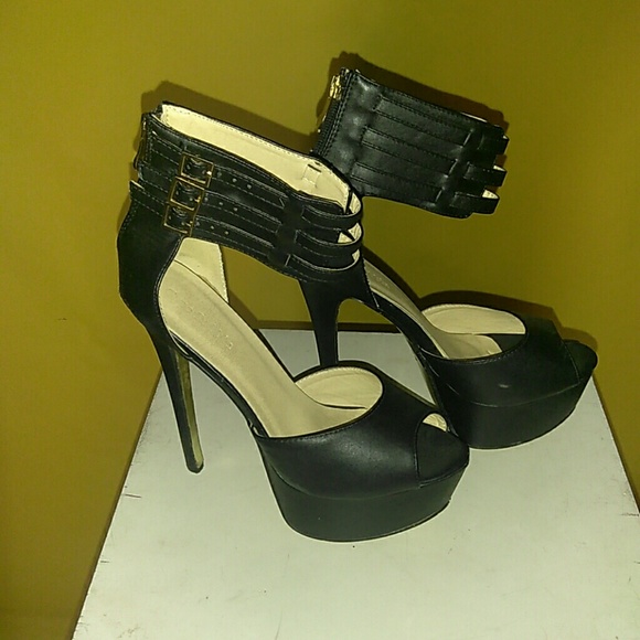 Heels - Picture 1 of 3