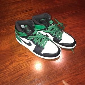 Air Jordan retro 1 Celtic edition